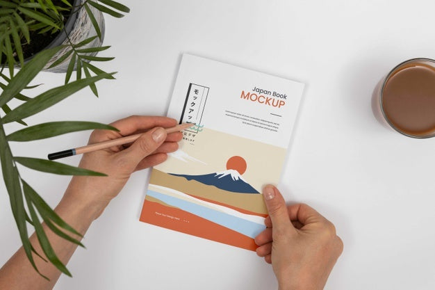 Close Up Hand Holding Pencil Psd