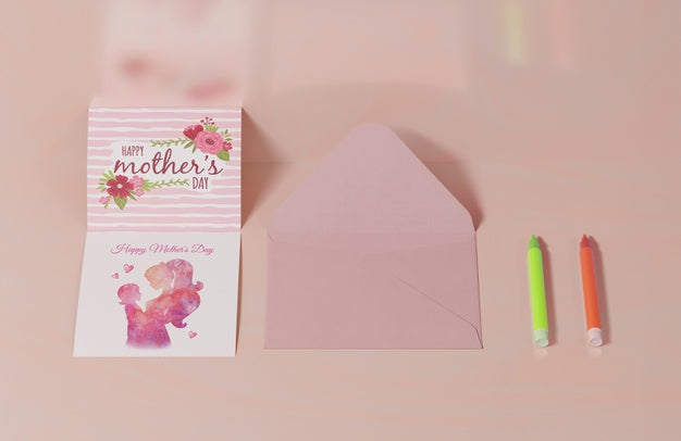 Close-Up Mothers Day Greeting Card With Envelope Psd