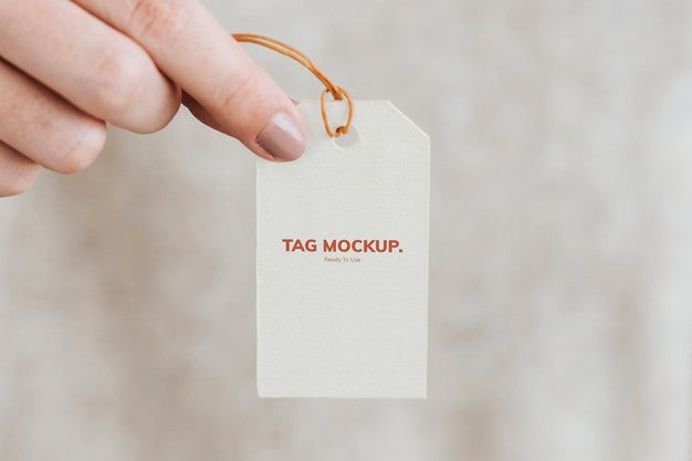 Closeup Of Gift Tag Mockup Psd