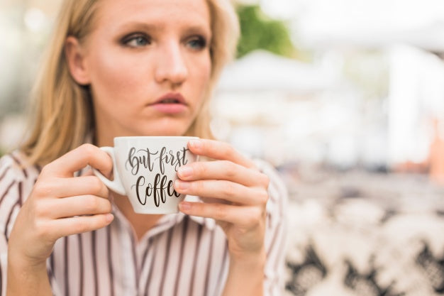 Coffee Cup Mockup With Woman Psd