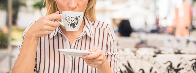Coffee Cup Mockup With Woman Psd