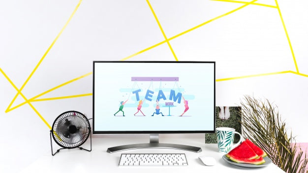 Computer Mockup On Desk Psd