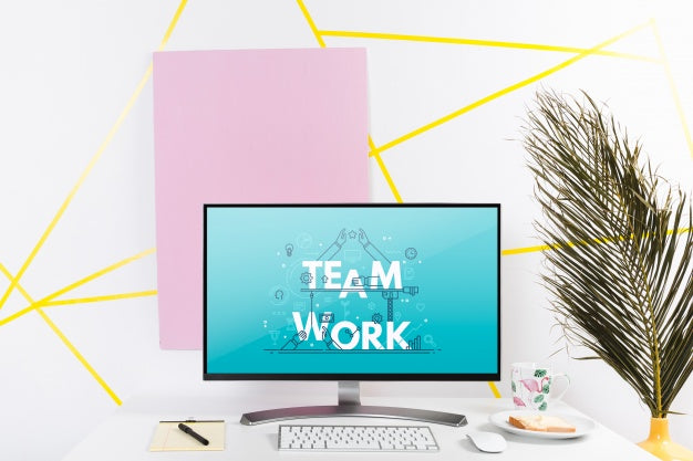 Computer Mockup On Desk Psd