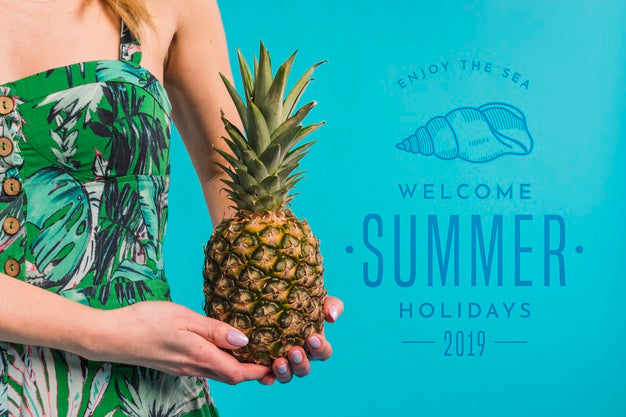 Copyspace Mockup With Summer Concept Next To Attractive Woman Psd