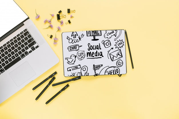 Creative Social Media And Internet Mockup With Laptop Keyboard Psd