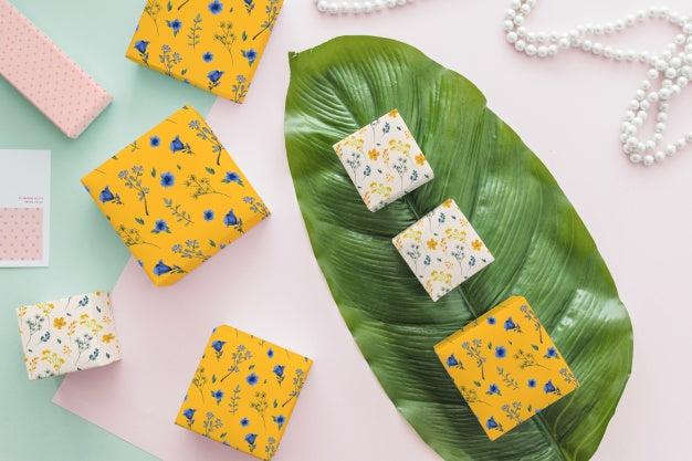 Decorative Jewelry And Packaging Mockup Psd