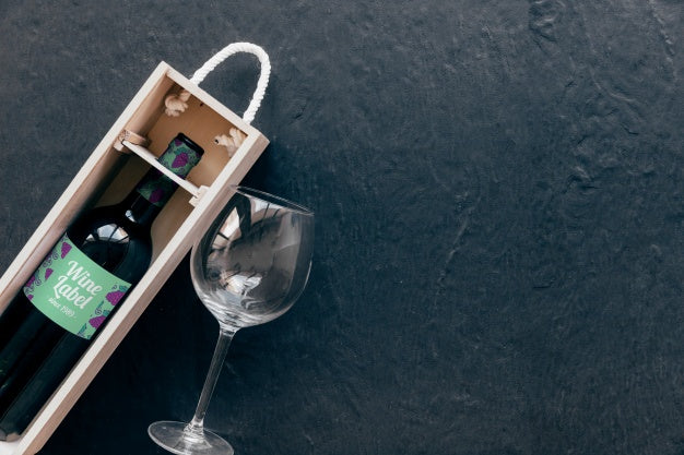 Decorative Wine Mockup With Copyspace On Right Psd