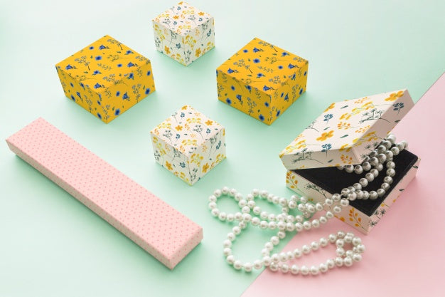 Elegant Jewelry And Packaging Mockup Psd