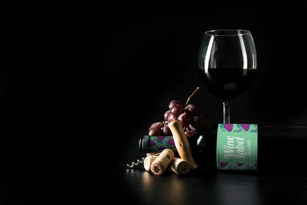 Elegant Wine Mockup With Copyspace Psd