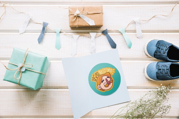 Fathers Day Mockup With Open Card Psd