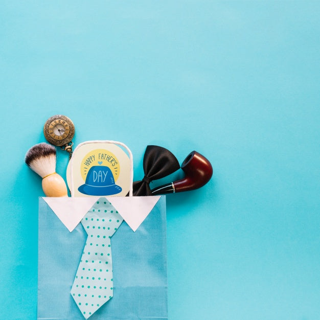 Fathers Day Mockup With Round Label In Bag Psd