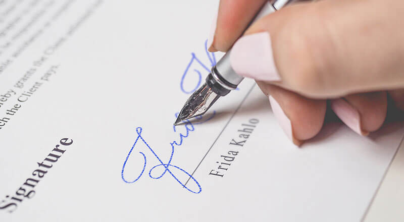 Female Artist Signature Mockup Psd