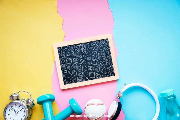Fitness Mockup With Slate And Elements On Bottom Psd