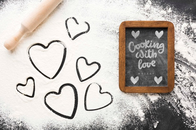 Flat Lay Arrangement With Heart Shapes Psd