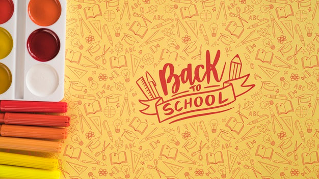 Flat Lay Arrangement With Paint Palette And Markers Psd