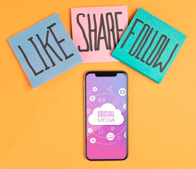 Flat Lay Arrangement With Smartphone And Sticky Notes Psd