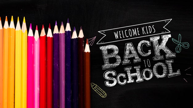 Flat Lay Back To School Message On Blackboard Psd