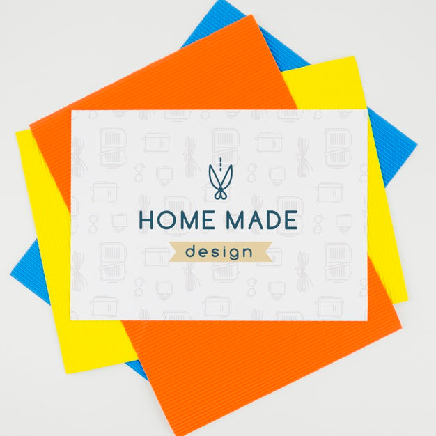 Flat Lay Card On Colorful Background Psd