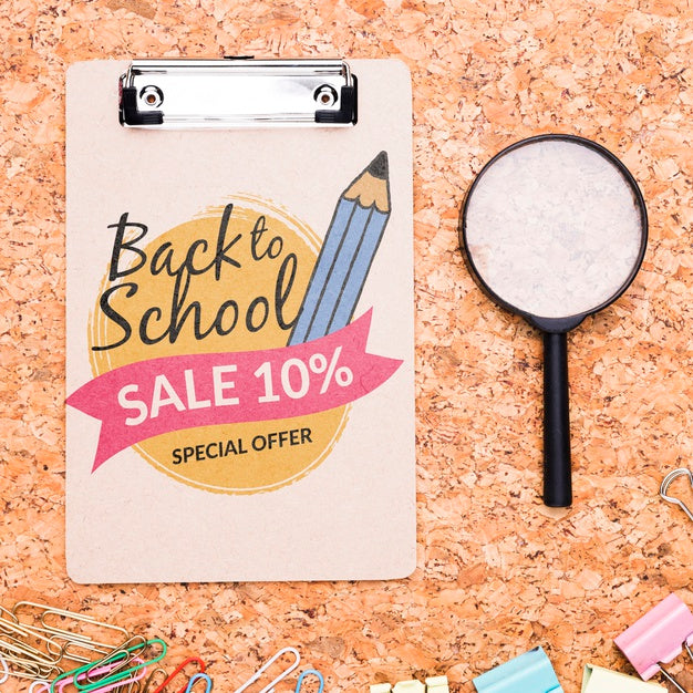 Flat Lay Clipboard Next To Magnifier Mock-Up Psd