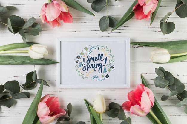 Flat Lay Frame Mockup With Spring Concept Psd