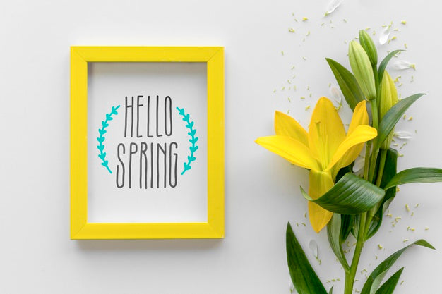 Flat Lay Frame Mockup With Spring Flowers Psd