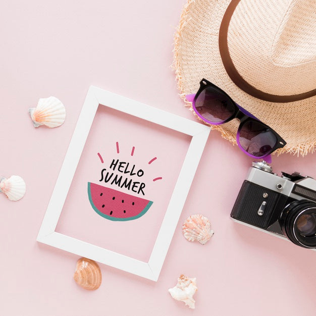 Flat Lay Frame Mockup With Summer Elements Psd