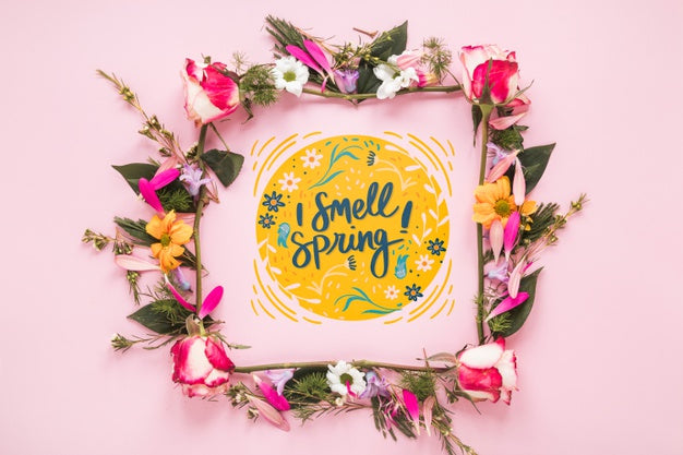 Flat Lay Greeting Card Mockup For Spring Psd