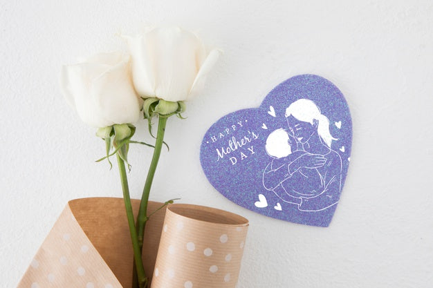 Flat Lay Heart Shapes Card Mockup For Mothers Day Psd