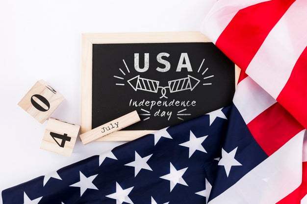 Flat Lay Independence Day Mockup With Slate Psd