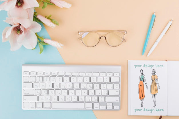 Flat Lay Keyboard And Glasses Arrangement Psd