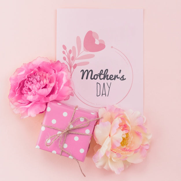 Flat Lay Mothers Day Card Mockup Psd