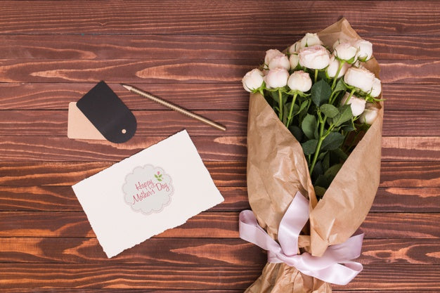 Flat Lay Mothers Day Composition With Card Mockup Psd