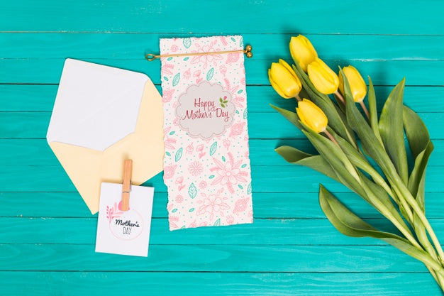 Flat Lay Mothers Day Composition With Card Mockup Psd