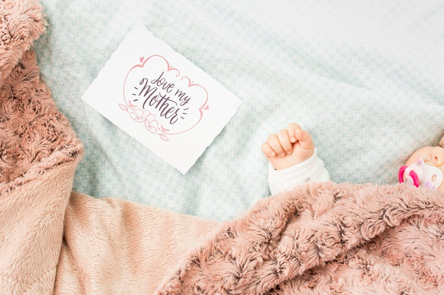 Flat Lay Mothers Day Composition With Card Mockup Psd