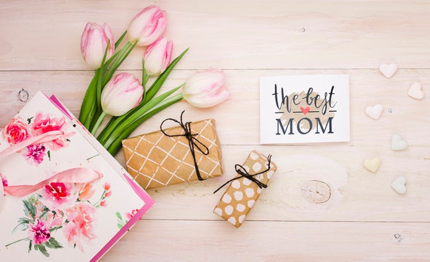 Flat Lay Mothers Day Composition With Card Mockup Psd