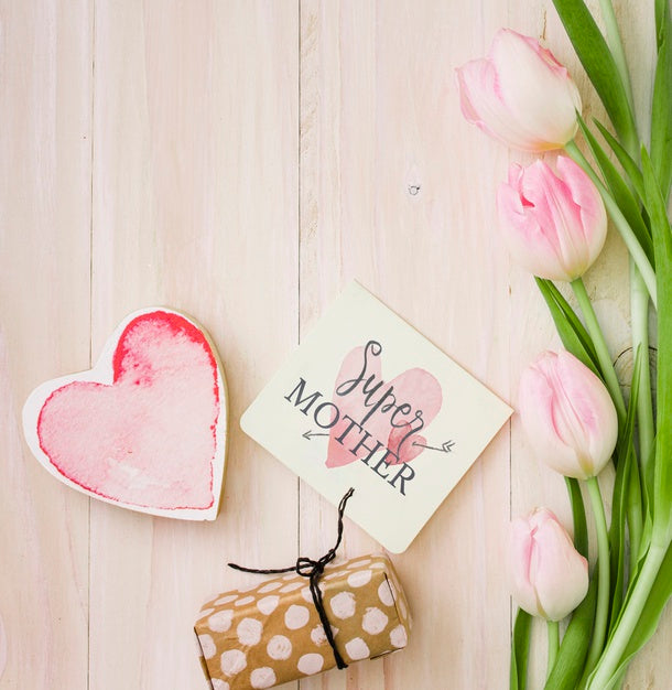 Flat Lay Mothers Day Composition With Card Mockup Psd