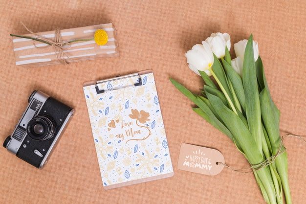 Flat Lay Mothers Day Composition With Clipboard Mockup Psd
