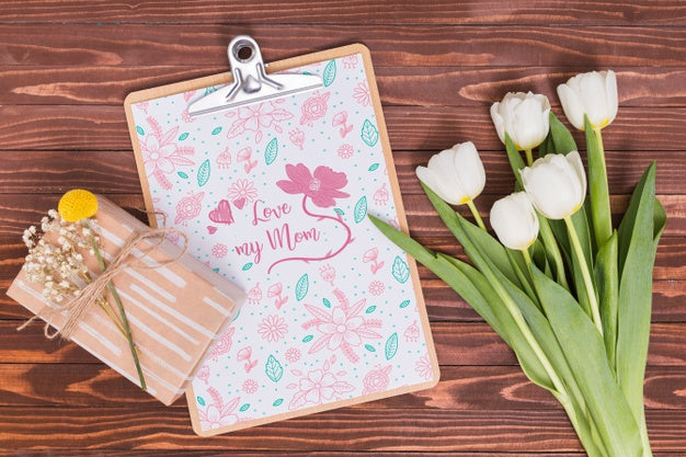 Flat Lay Mothers Day Composition With Clipboard Mockup Psd