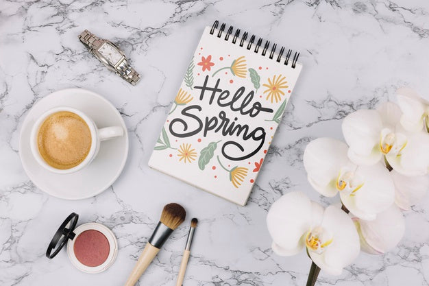 Flat Lay Notepad Mockup With Spring Concept Psd