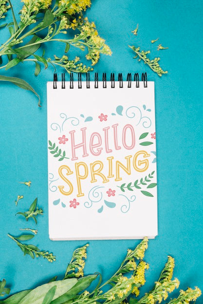 Flat Lay Notepad Mockup With Spring Concept Psd