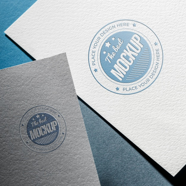 Flat Lay Of Business Mock-Up Card On Coarse Paper Psd