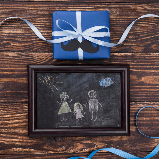 Flat Lay Of Father'S Day Concept Mock-Up Psd