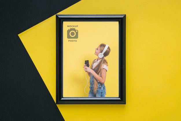 Flat Lay Of Rectangular Frame For Pictures Psd