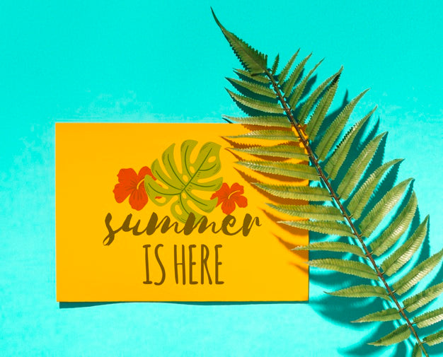 Flat Lay Paper Card Mockup With Summer Elements Psd