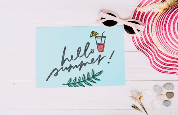 Flat Lay Paper Card Mockup With Summer Elements Psd