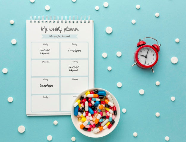 Flat Lay Pills And Notebook Arrangement Psd