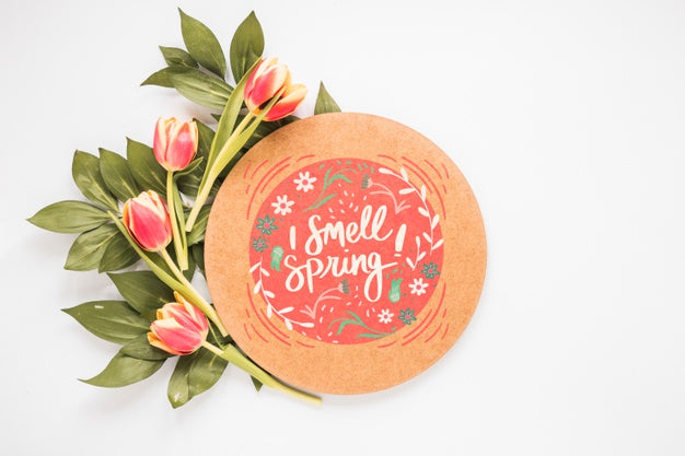 Flat Lay Round Card Mockup For Spring Psd