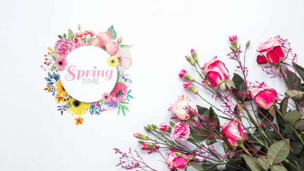 Flat Lay Round Card Mockup For Spring Psd