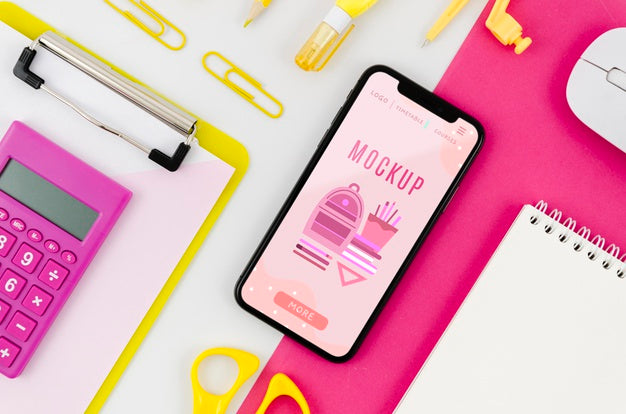 Flat Lay Smartphone Mock-Up With Calculator On Desk Psd