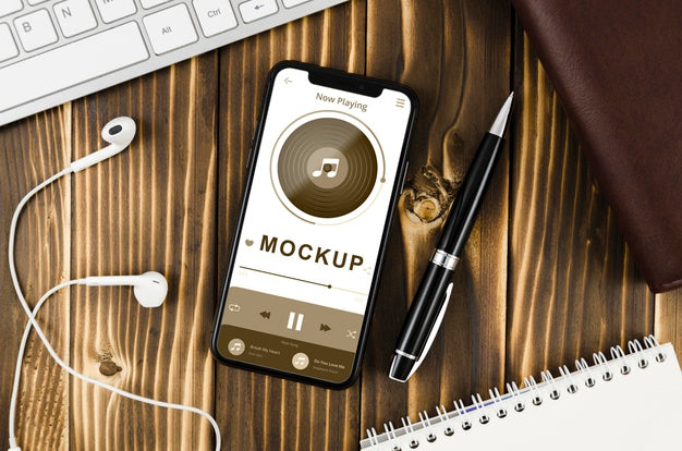 Flat Lay Smartphone Mock-Up With Earphones And Pen Psd